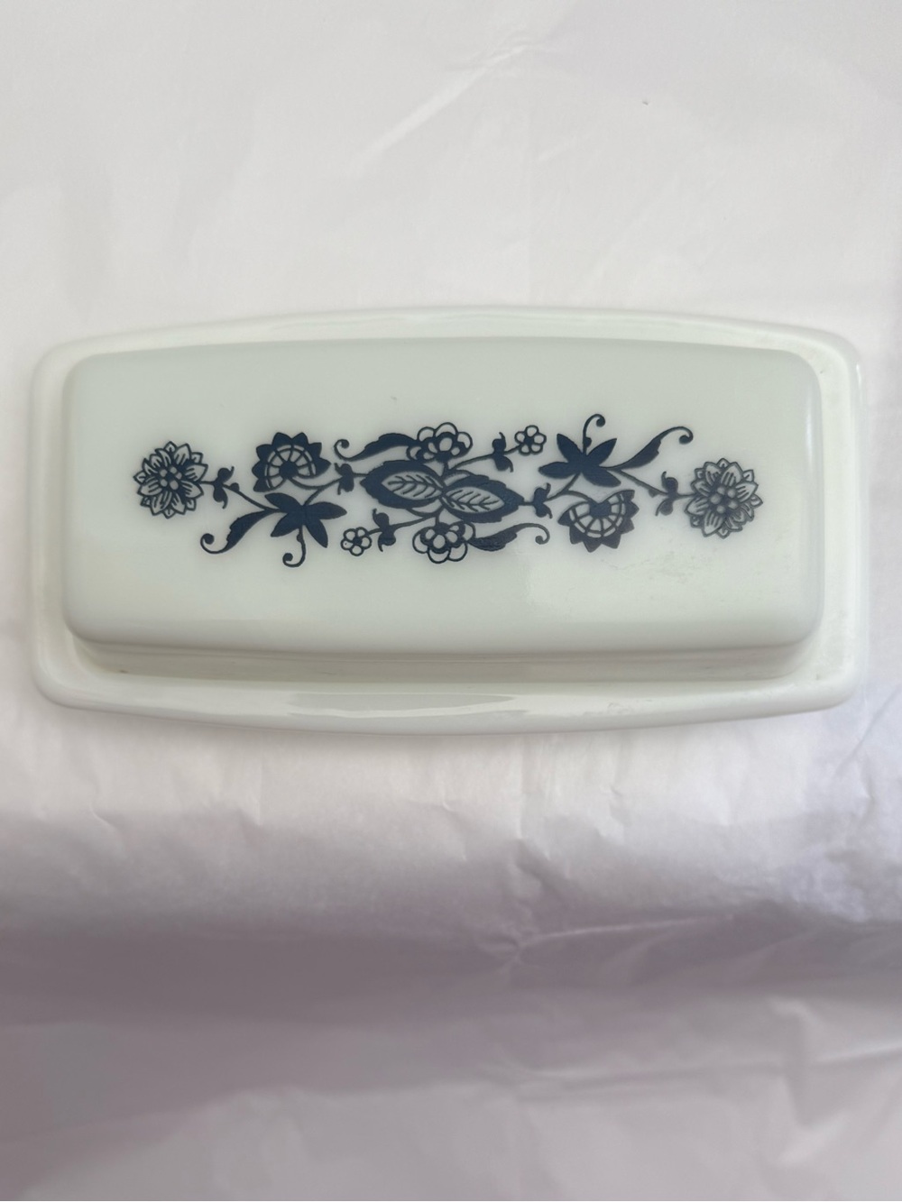 VTG Pyrex Milk Glass Covered Butter Dish Pattern "Old Town Blue" or "Blue Onion"
